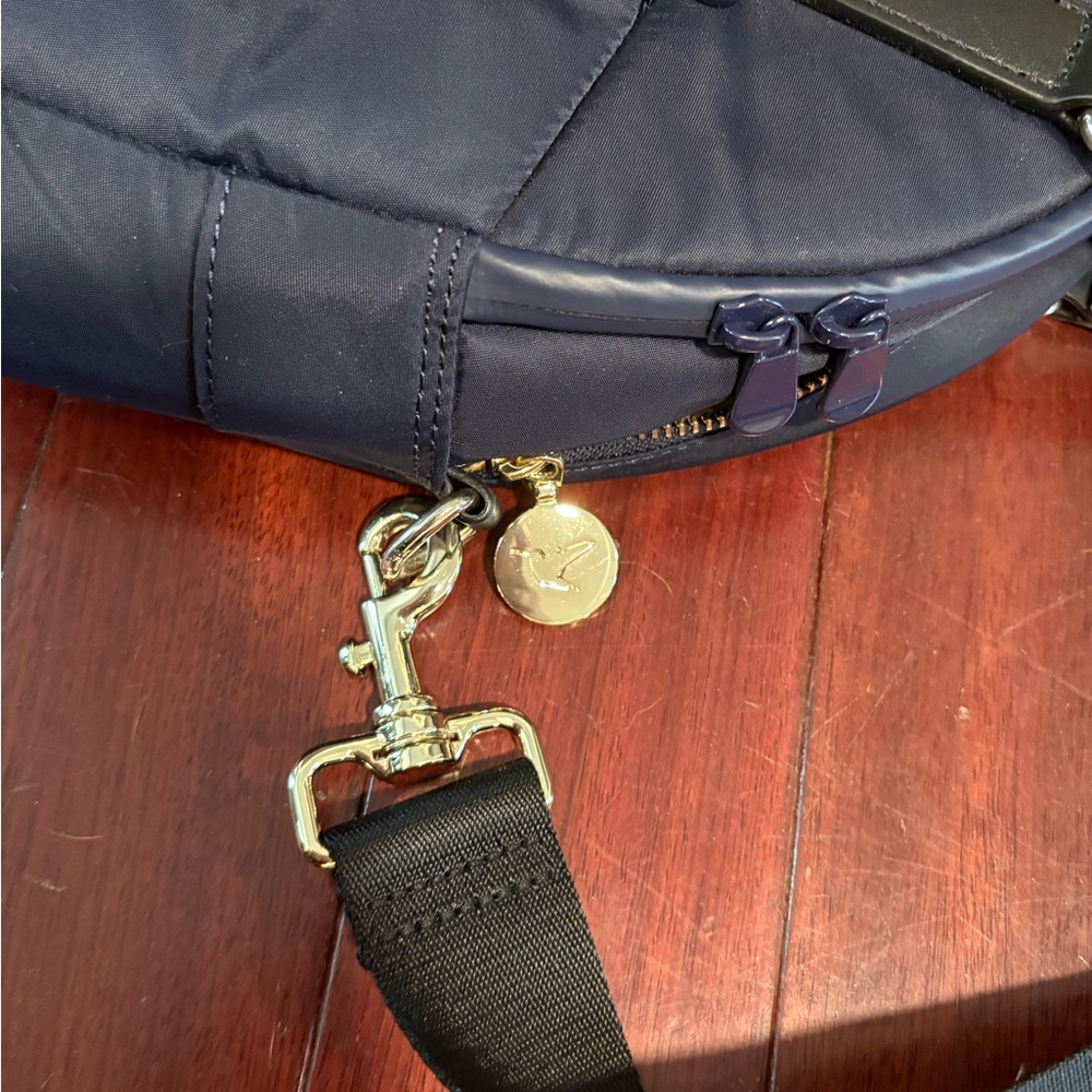 Lo&Sons OG Weekender Bag in Navy / Camel / Gold - Picture 4 of 14